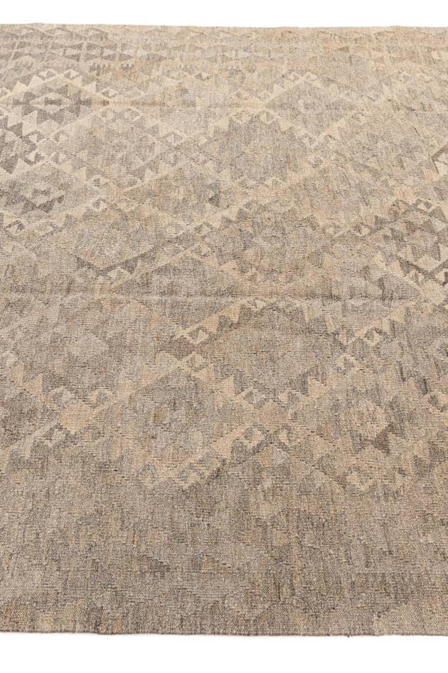 Detail image of 6' 10 x 9' 5 Hand Woven Kilim Maymana Wool Rug