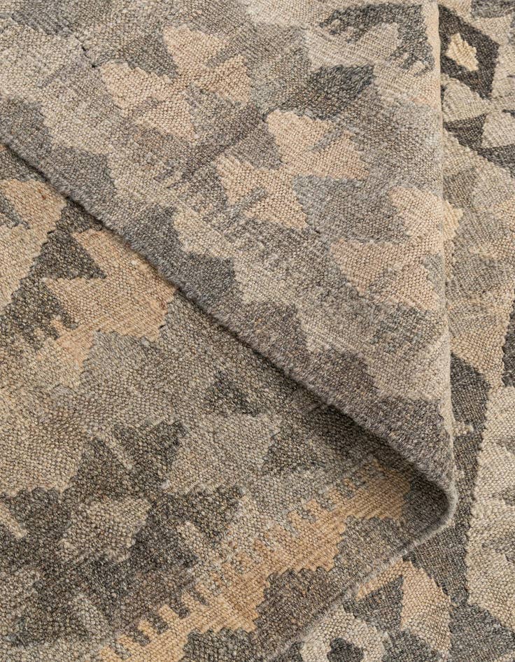 Detail image of 6' 11 x 9' 7  Hand Woven Kilim Maymana Wool Rug