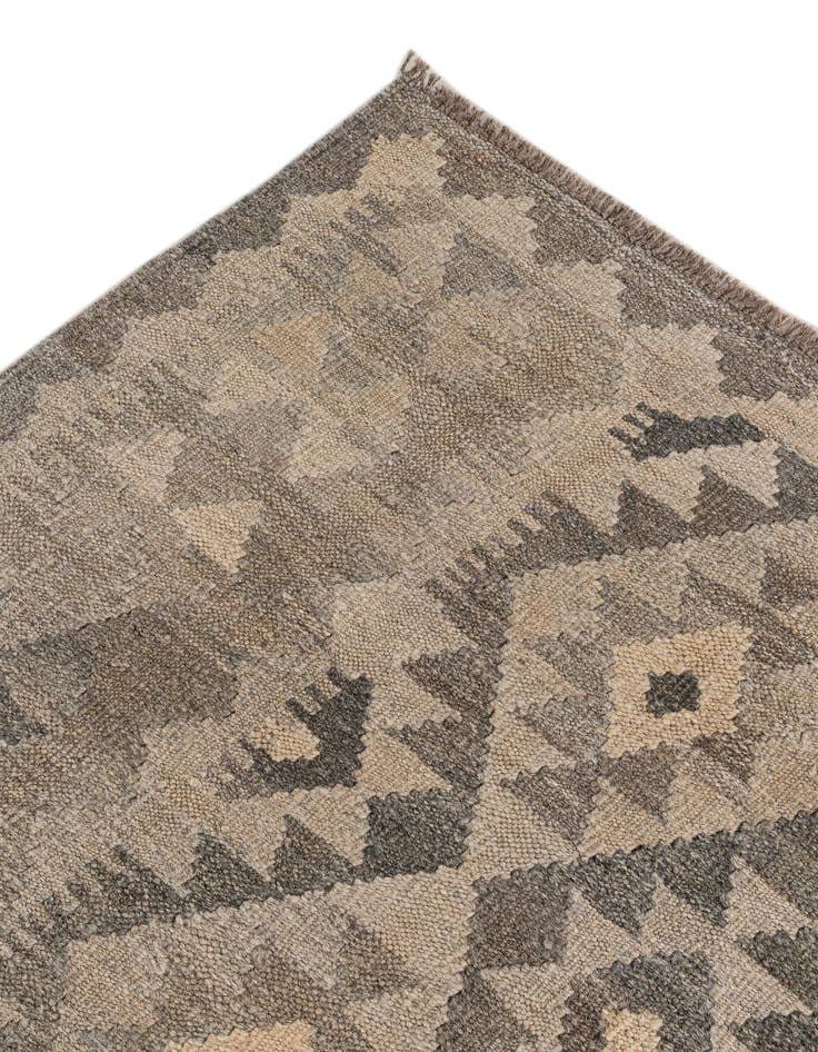 Detail image of 6' 11 x 9' 7  Hand Woven Kilim Maymana Wool Rug