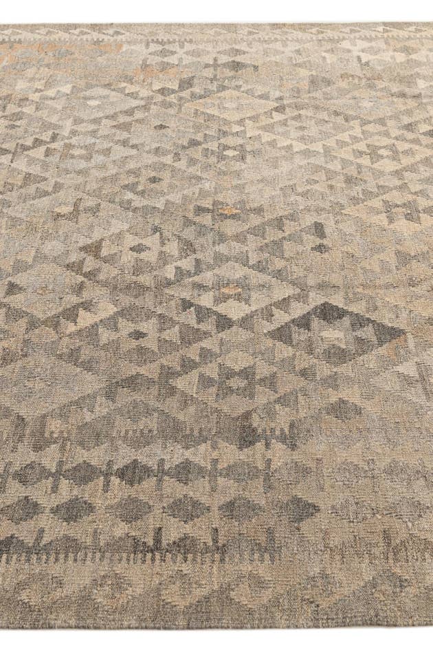 Detail image of 6' 11 x 9' 7 Hand Woven Kilim Maymana Wool Rug