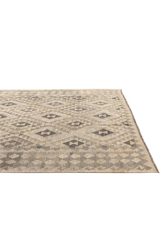Detail image of 7' x 9' 10 Hand Woven Kilim Maymana Wool Rug