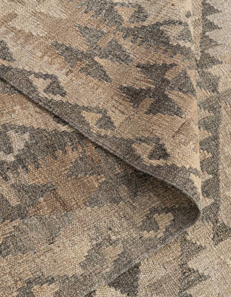 Detail image of 6' 11 x 9' 7  Hand Woven Kilim Maymana Wool Rug