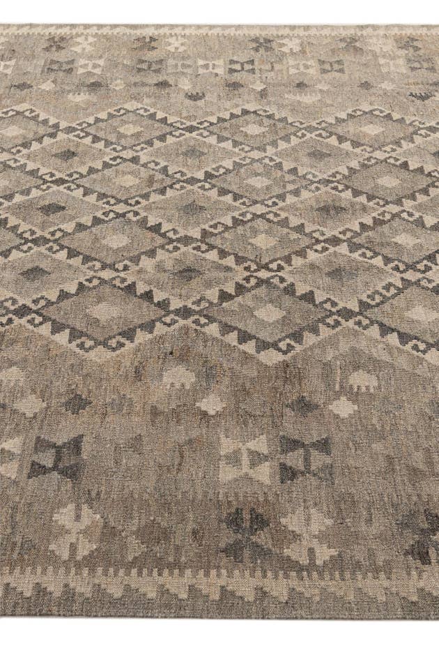 Detail image of 6' 11 x 9' 8 Hand Woven Kilim Maymana Wool Rug