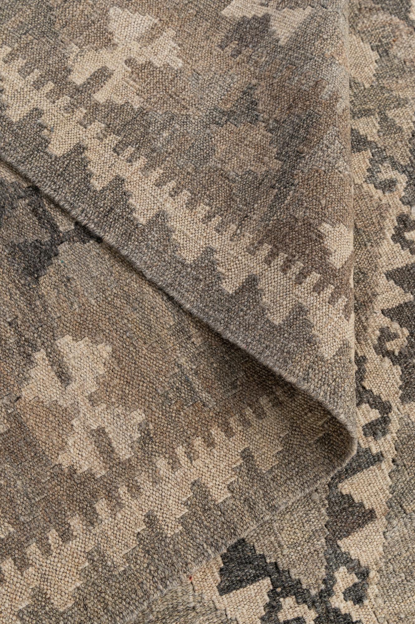 6' 11 x 9' 8 Hand Woven Kilim Maymana Wool Rug