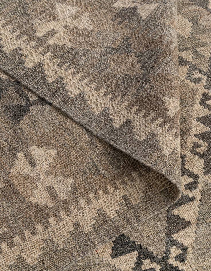 Detail image of 6' 11 x 9' 8 Hand Woven Kilim Maymana Wool Rug