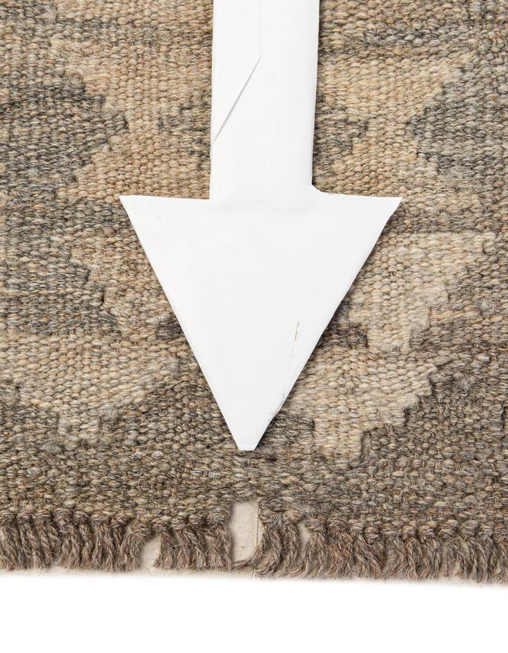 Detail image of 6' 11 x 9' 8  Hand Woven Kilim Maymana Wool Rug