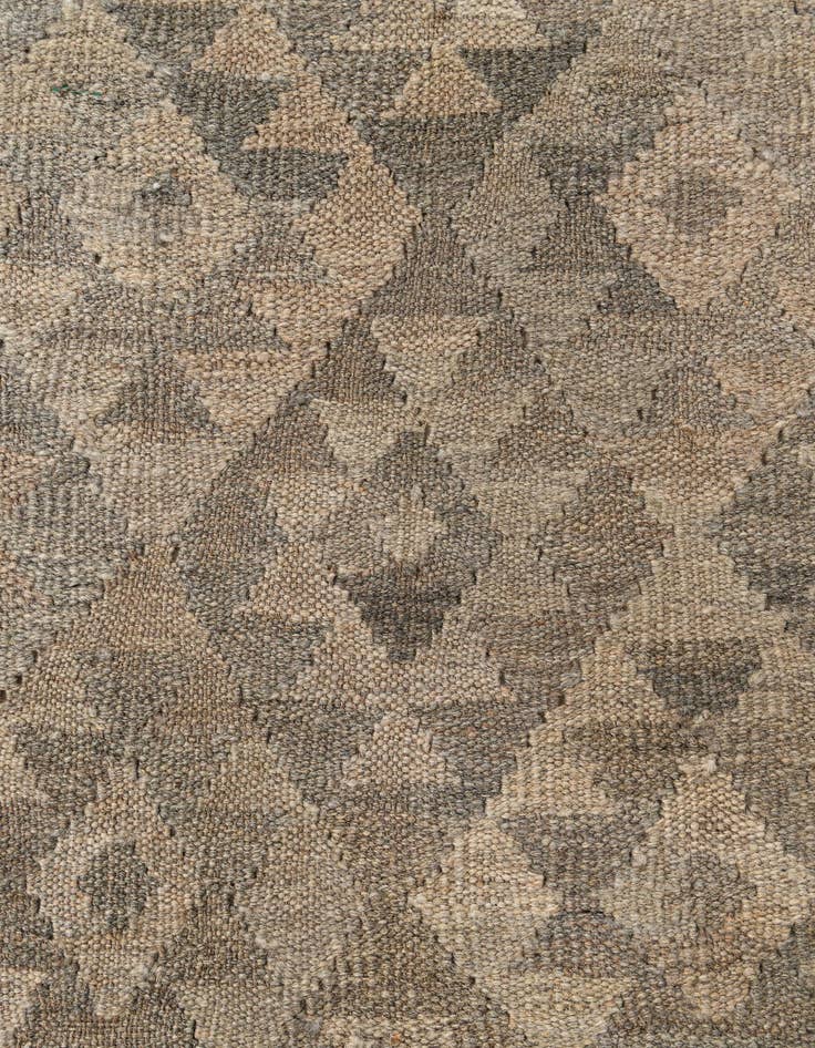 Detail image of 6' 11 x 9' 8  Hand Woven Kilim Maymana Wool Rug