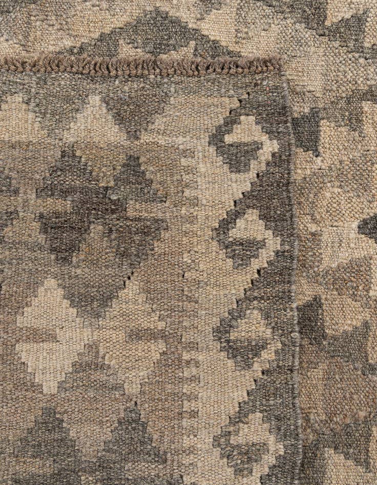 Detail image of 7' x 9' 6  Hand Woven Kilim Maymana Wool Rug