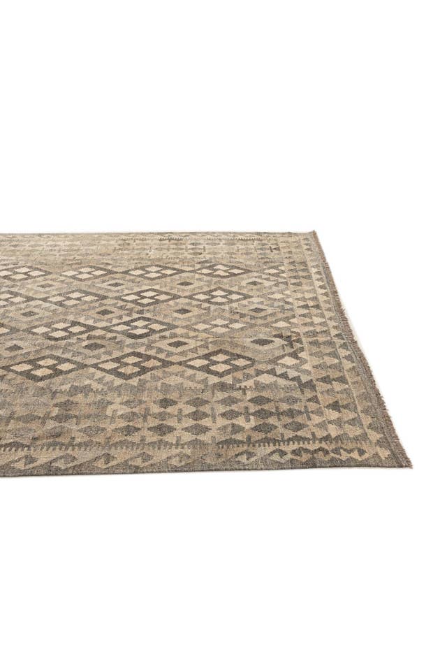 Detail image of 7' 1 x 9' 7 Hand Woven Kilim Maymana Wool Rug