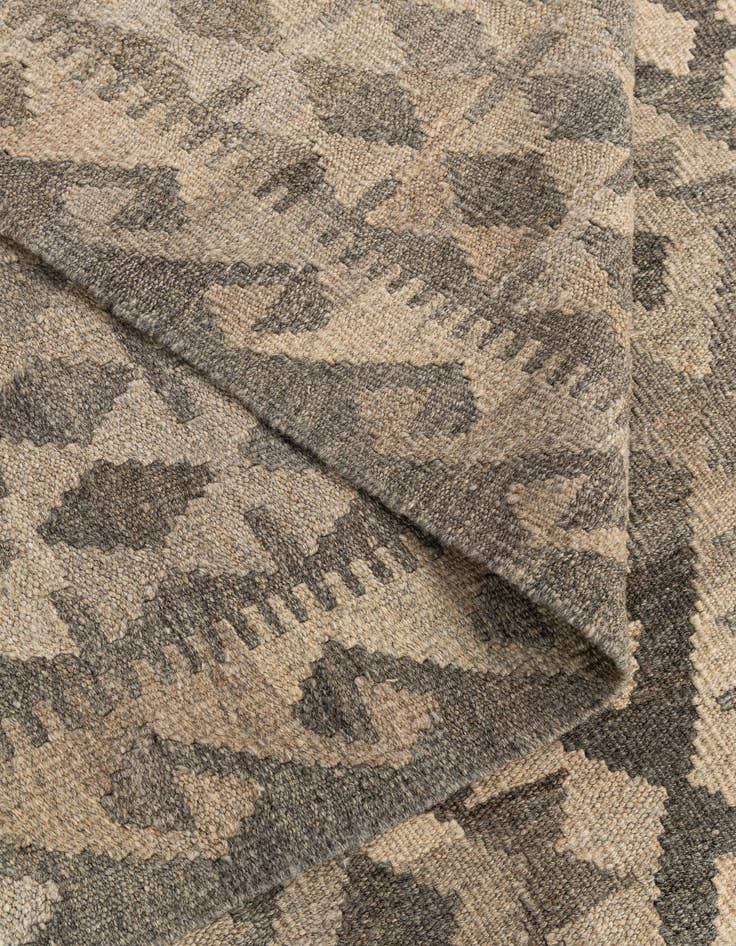 Detail image of 7' 1 x 9' 7  Hand Woven Kilim Maymana Wool Rug