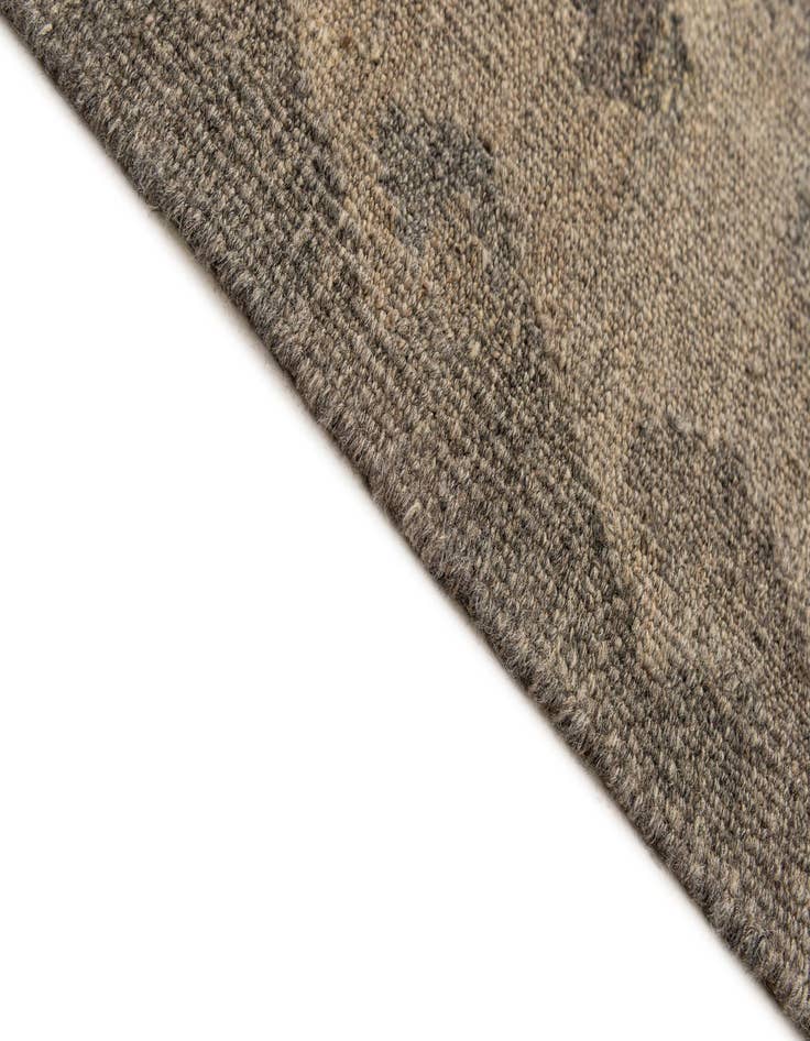 Detail image of 6' 8 x 9' 8  Hand Woven Kilim Maymana Wool Rug