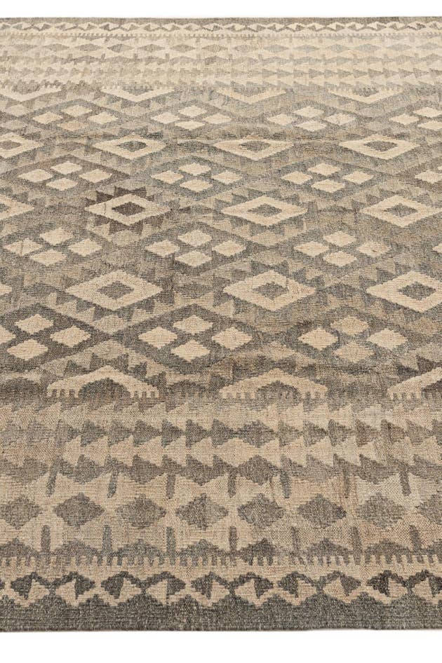 Detail image of 6' 11 x 9' 7 Hand Woven Kilim Maymana Wool Rug