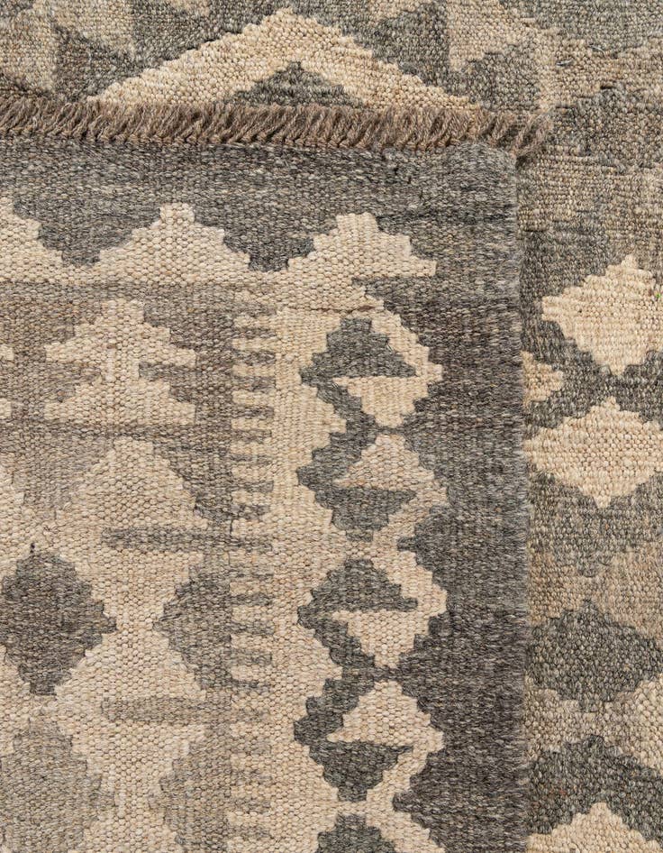 Detail image of 6' 11 x 9' 7  Hand Woven Kilim Maymana Wool Rug