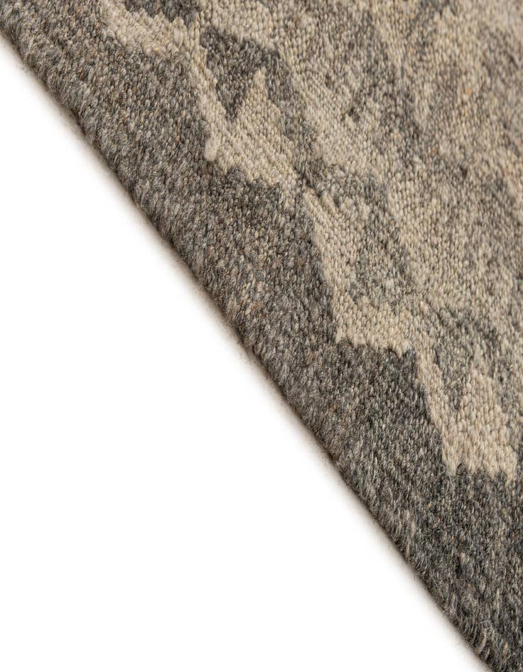 Detail image of 6' 8 x 9' 8  Hand Woven Kilim Maymana Wool Rug