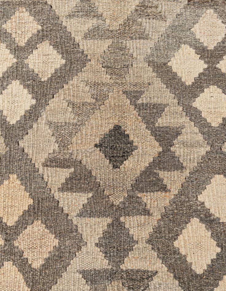 Detail image of 6' 8 x 9' 8  Hand Woven Kilim Maymana Wool Rug