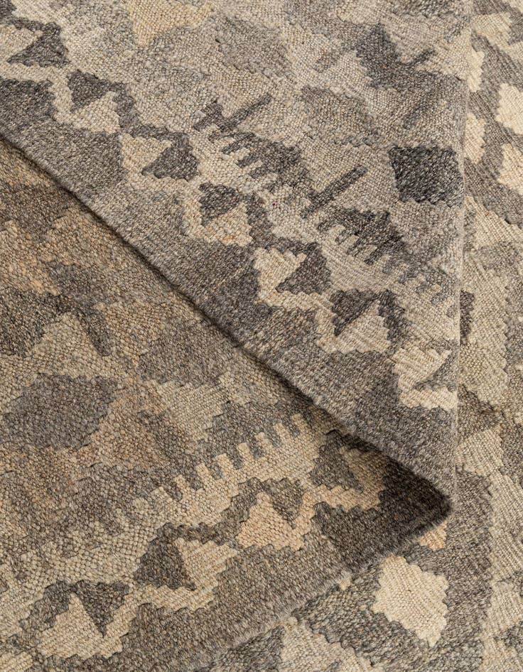 Detail image of 6' 8 x 9' 8  Hand Woven Kilim Maymana Wool Rug