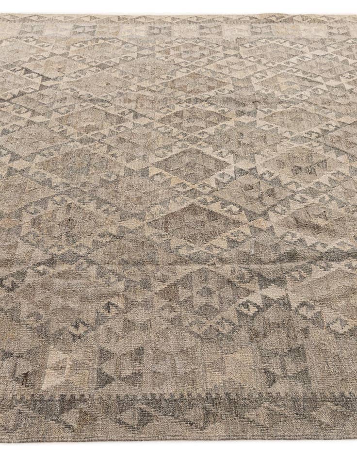 Detail image of 6' 11 x 9' 7  Hand Woven Kilim Maymana Wool Rug