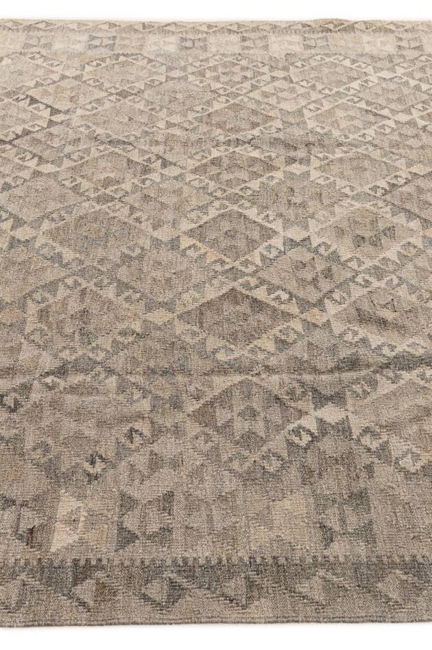 Detail image of 6' 11 x 9' 7 Hand Woven Kilim Maymana Wool Rug