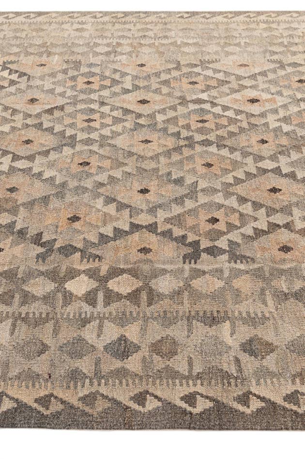 Detail image of 6' 11 x 9' 7 Hand Woven Kilim Maymana Wool Rug