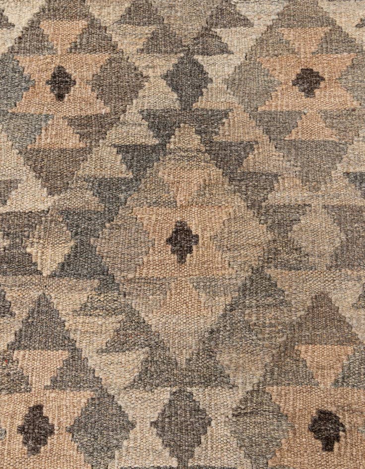 Detail image of 6' 11 x 9' 7  Hand Woven Kilim Maymana Wool Rug