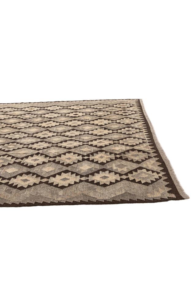 Detail image of 6' 11 x 9' 5 Hand Woven Kilim Maymana Wool Rug