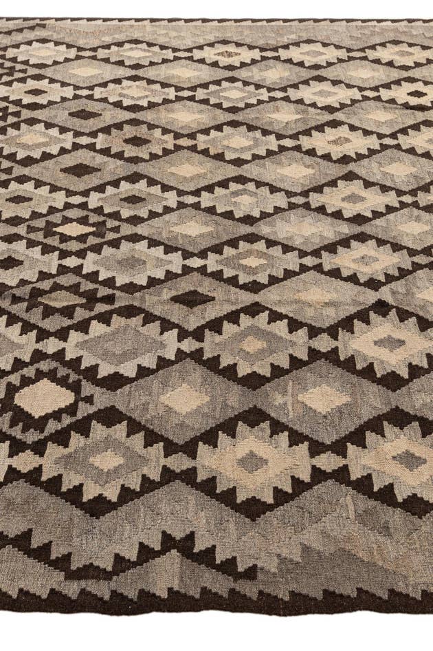 Detail image of 6' 11 x 9' 5 Hand Woven Kilim Maymana Wool Rug