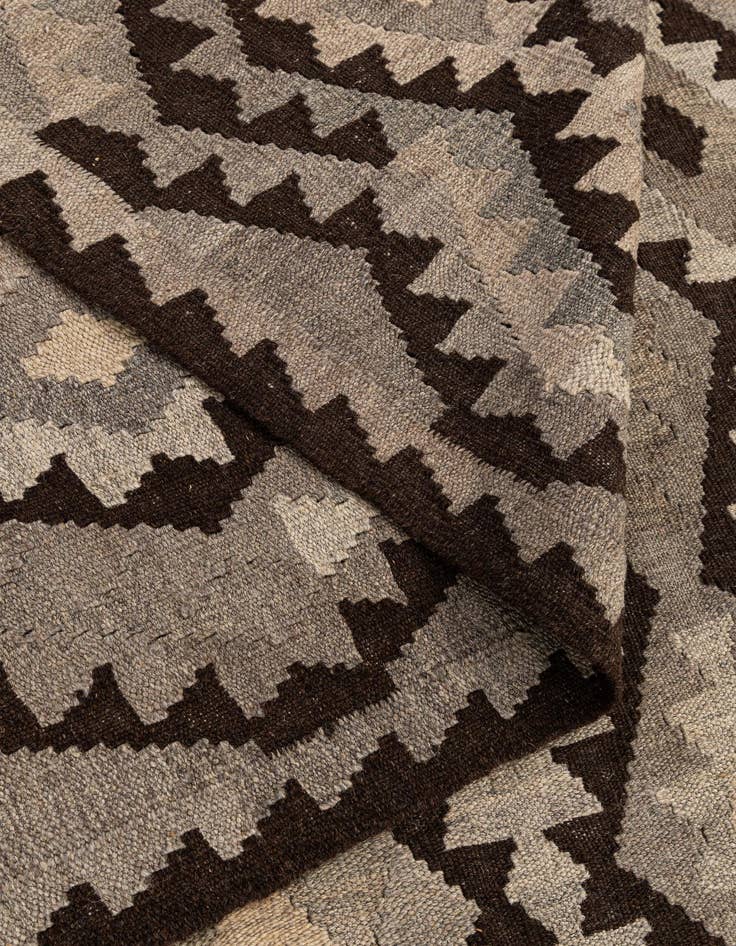 Detail image of 6' 11 x 9' 5  Hand Woven Kilim Maymana Wool Rug