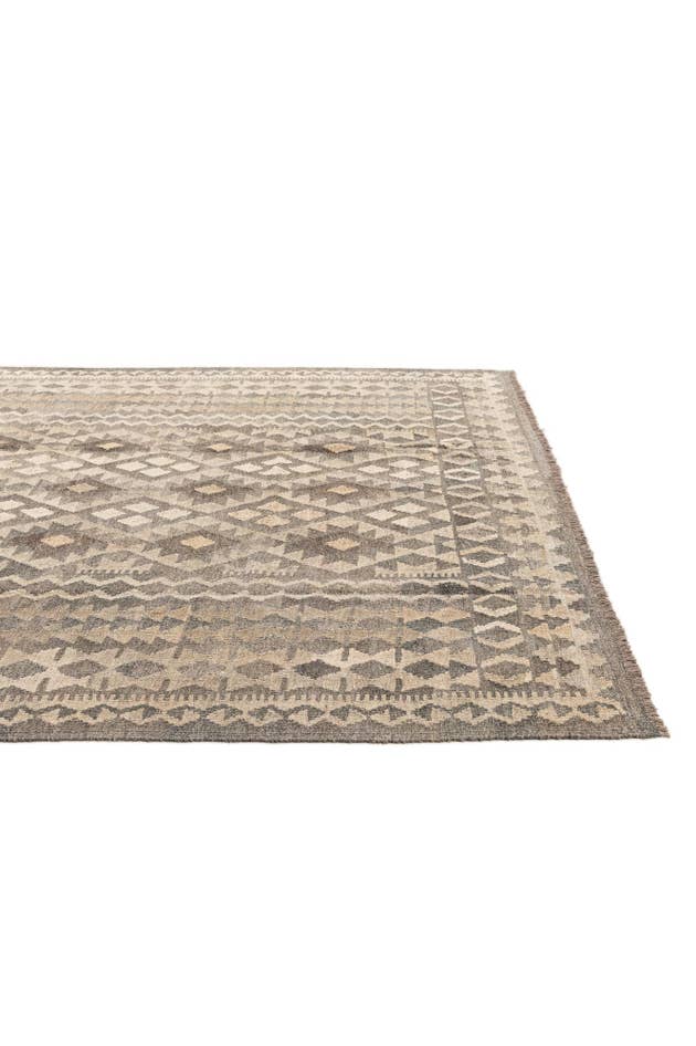 Detail image of 6' 10 x 9' 7 Hand Woven Kilim Maymana Wool Rug