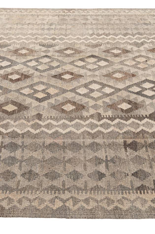 Detail image of 6' 10 x 9' 7 Hand Woven Kilim Maymana Wool Rug