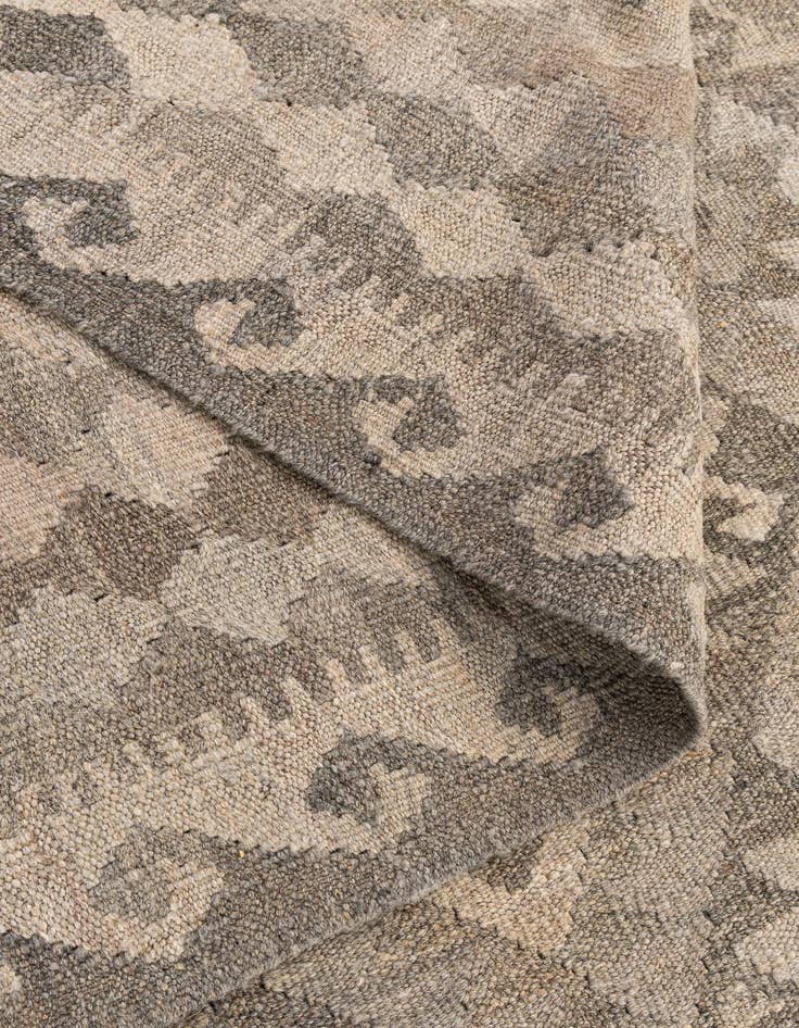 Detail image of 6' 11 x 9' 9  Hand Woven Kilim Maymana Wool Rug