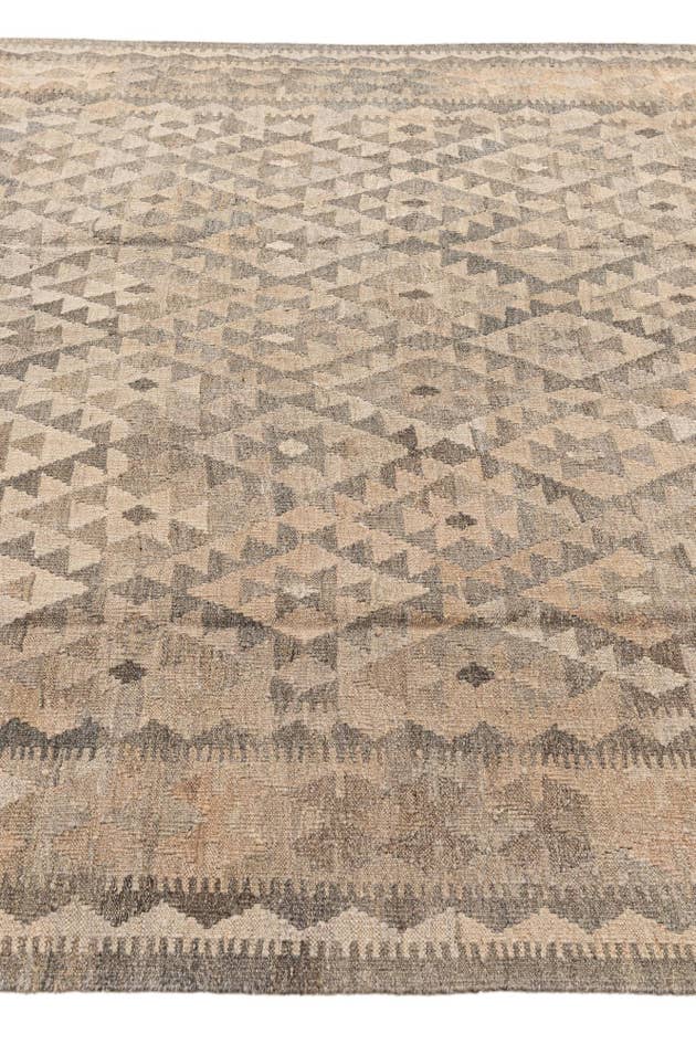 Detail image of 6' 7 x 9' 7 Hand Woven Kilim Maymana Wool Rug