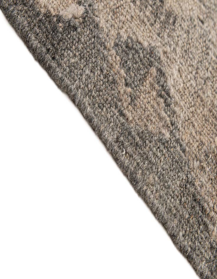 Detail image of 6' 11 x 9' 9  Hand Woven Kilim Maymana Wool Rug