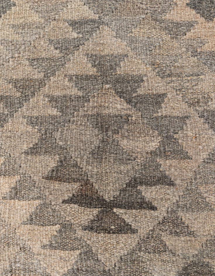 Detail image of 6' 11 x 9' 9  Hand Woven Kilim Maymana Wool Rug