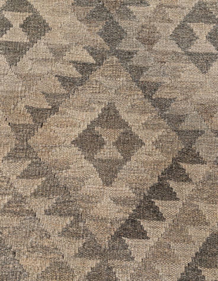 Detail image of 6' 11 x 9' 8  Hand Woven Kilim Maymana Wool Rug