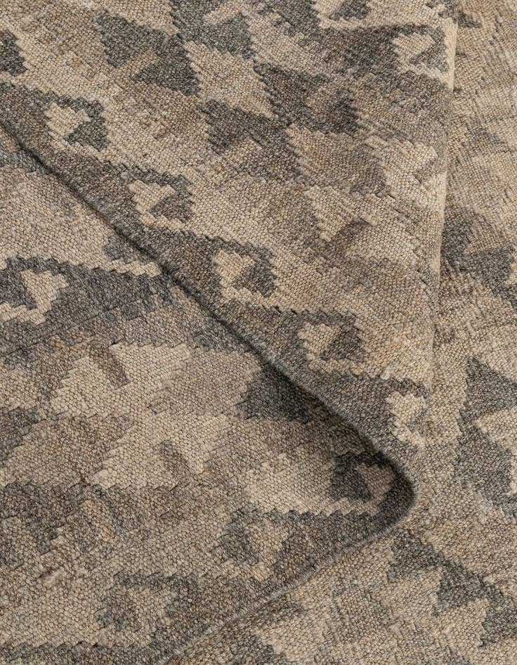 Detail image of 6' 11 x 9' 8  Hand Woven Kilim Maymana Wool Rug