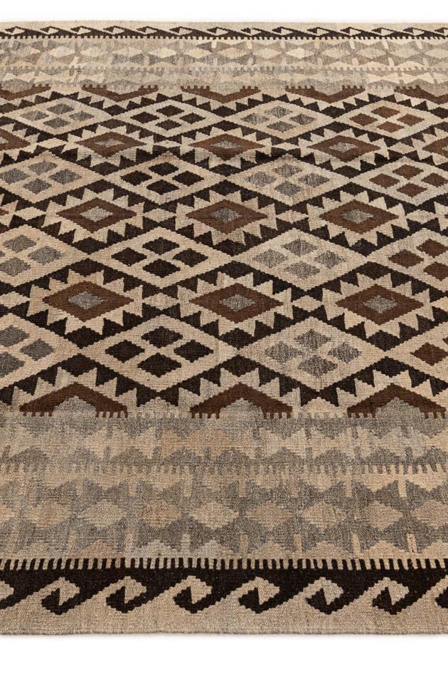 Detail image of 6' 10 x 9' 8 Hand Woven Kilim Maymana Wool Rug