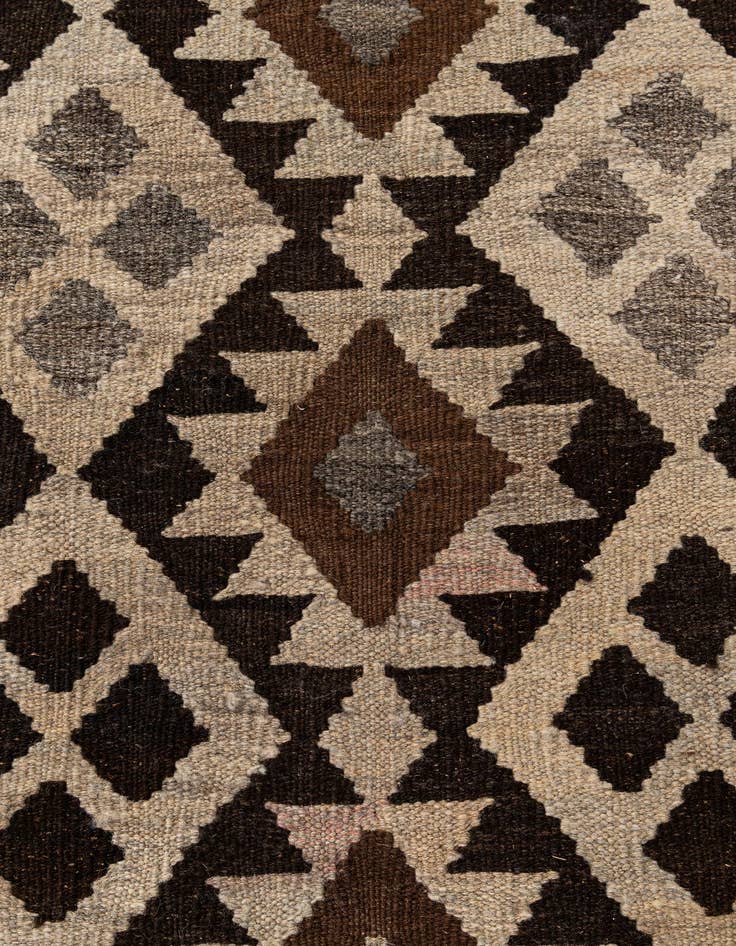Detail image of 6' 10 x 9' 8  Hand Woven Kilim Maymana Wool Rug