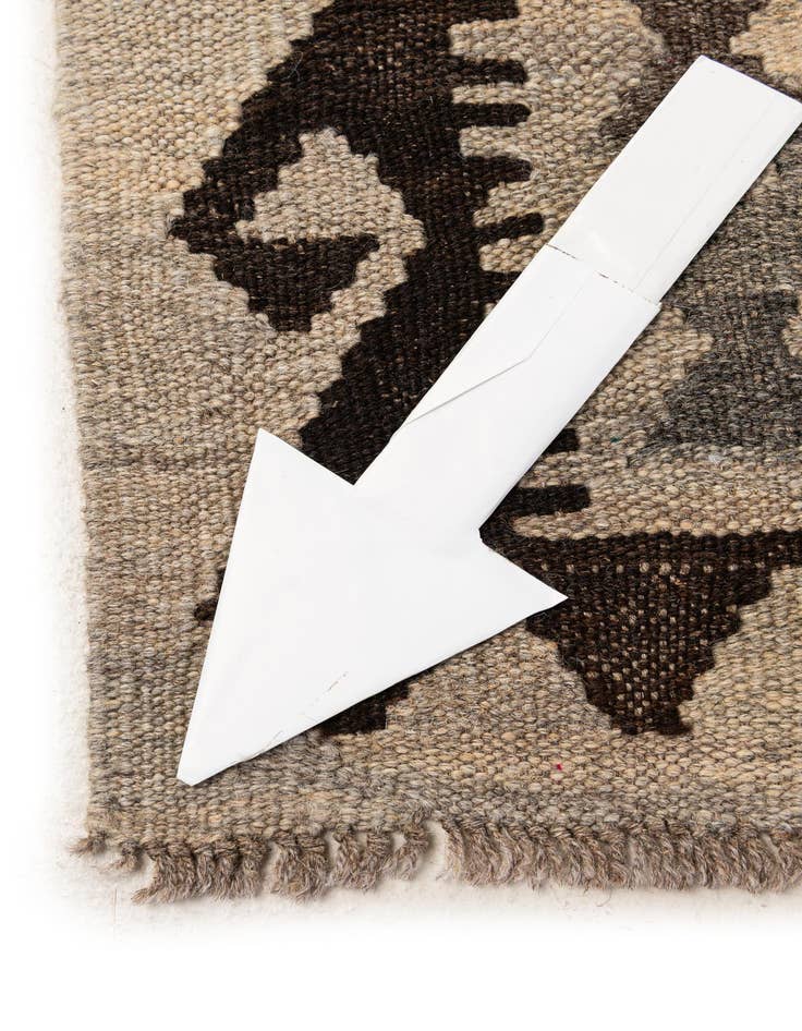 Detail image of 6' 10 x 9' 8  Hand Woven Kilim Maymana Wool Rug