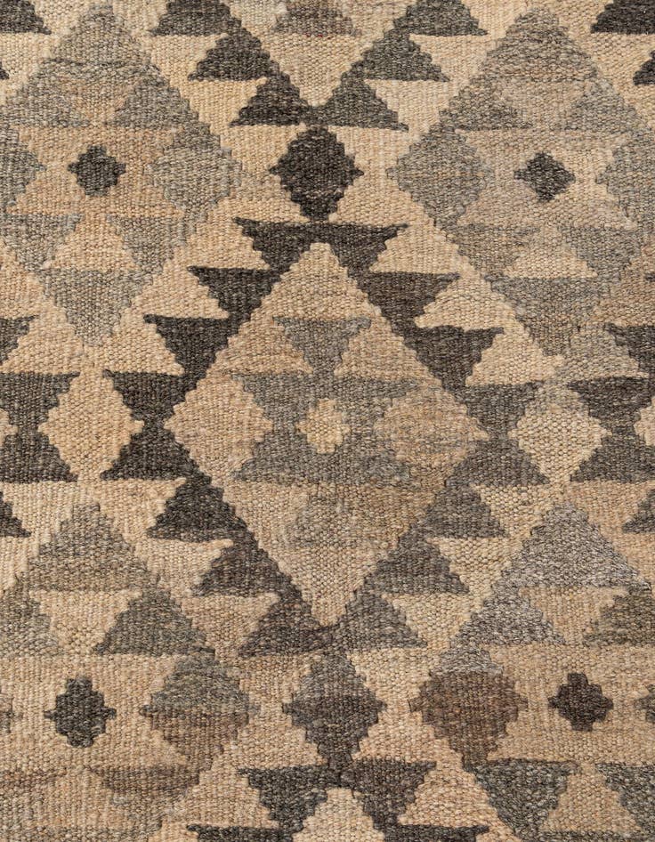 Detail image of 6' 10 x 9' 9  Hand Woven Kilim Maymana Wool Rug