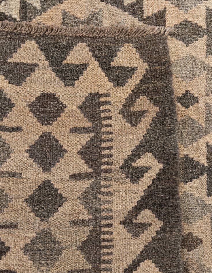 Detail image of 6' 10 x 9' 9  Hand Woven Kilim Maymana Wool Rug