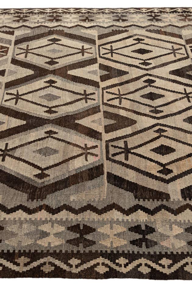 Detail image of 6' 9 x 9' 8 Hand Woven Kilim Maymana Wool Rug