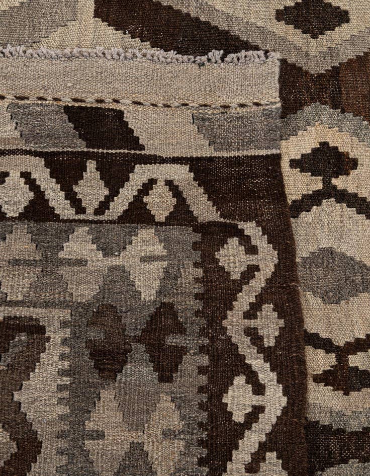 Detail image of 6' 9 x 9' 8  Hand Woven Kilim Maymana Wool Rug