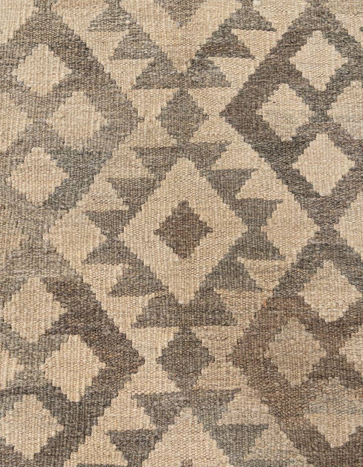 Detail image of 6' 11 x 9' 10  Hand Woven Kilim Maymana Wool Rug