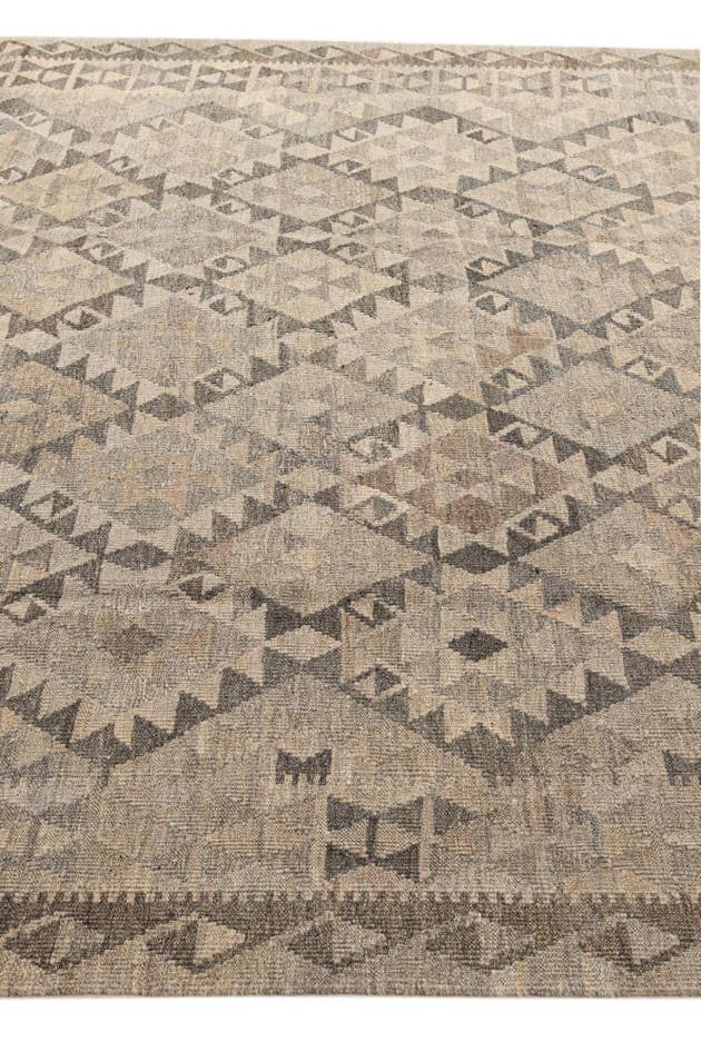 Detail image of 6' 9 x 10' Hand Woven Kilim Maymana Wool Rug