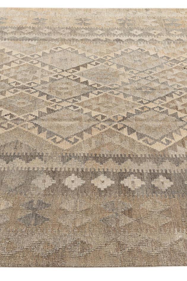 Detail image of 6' 11 x 9' 9 Hand Woven Kilim Maymana Wool Rug