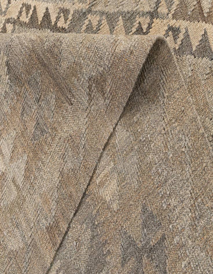 Detail image of 6' 11 x 9' 9  Hand Woven Kilim Maymana Wool Rug