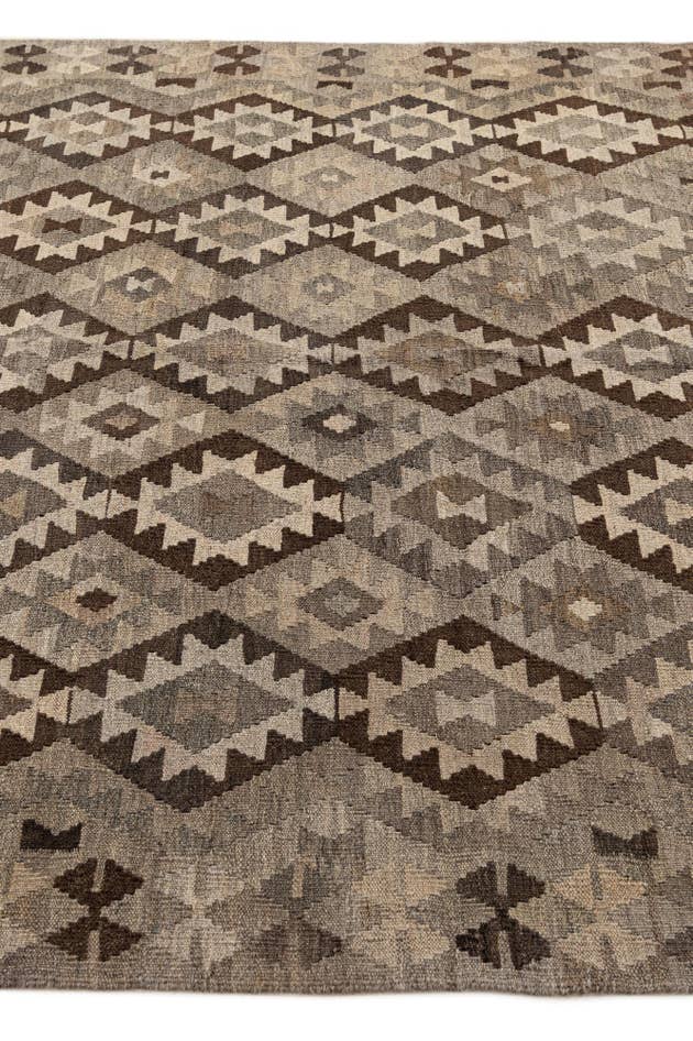 Detail image of 6' 9 x 9' 9 Hand Woven Kilim Maymana Wool Rug