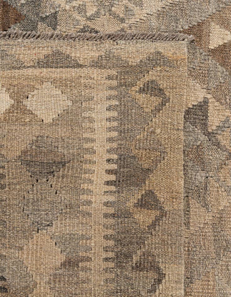 Detail image of 6' 9 x 9' 9  Hand Woven Kilim Maymana Wool Rug
