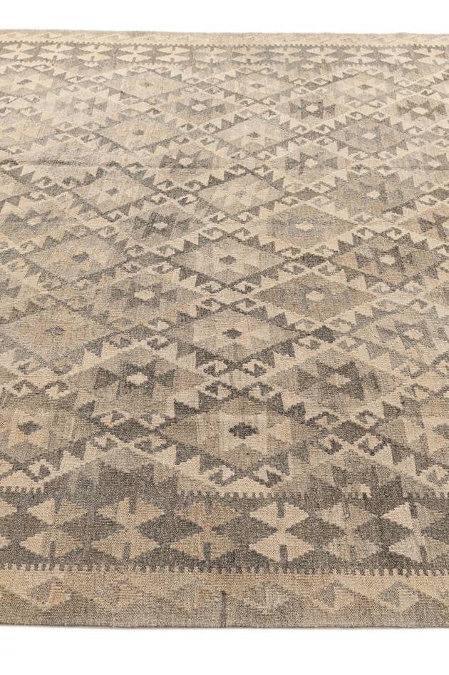 Detail image of 6' 10 x 9' 9 Hand Woven Kilim Maymana Wool Rug
