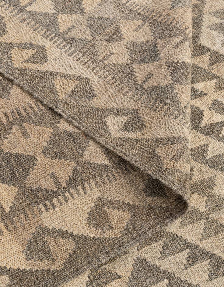 Detail image of 6' 10 x 9' 9  Hand Woven Kilim Maymana Wool Rug